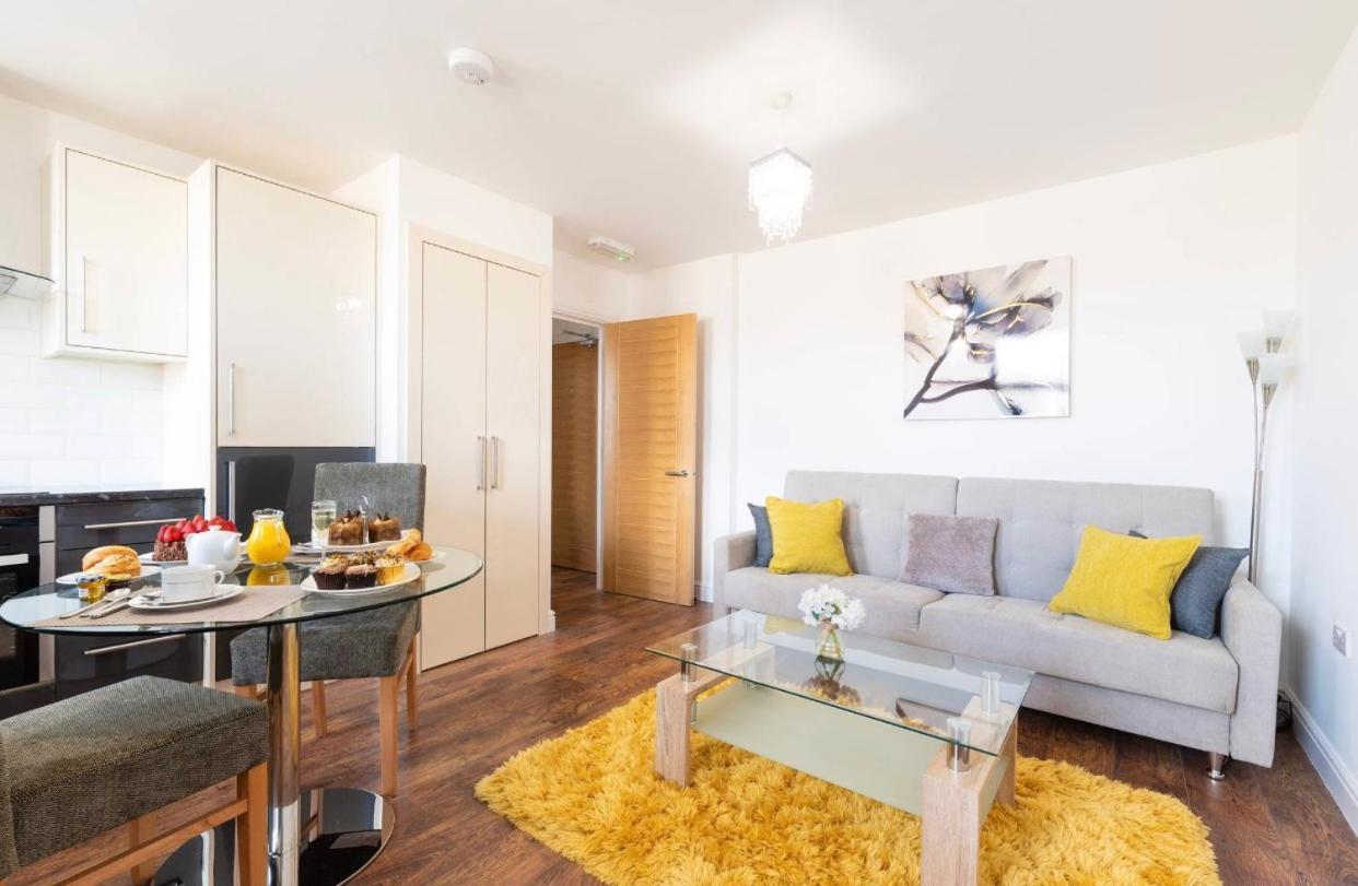 City Apartments By Elegance Living Peterborough Extérieur photo